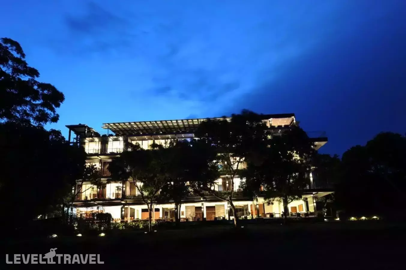 The Lake Forest Hotel