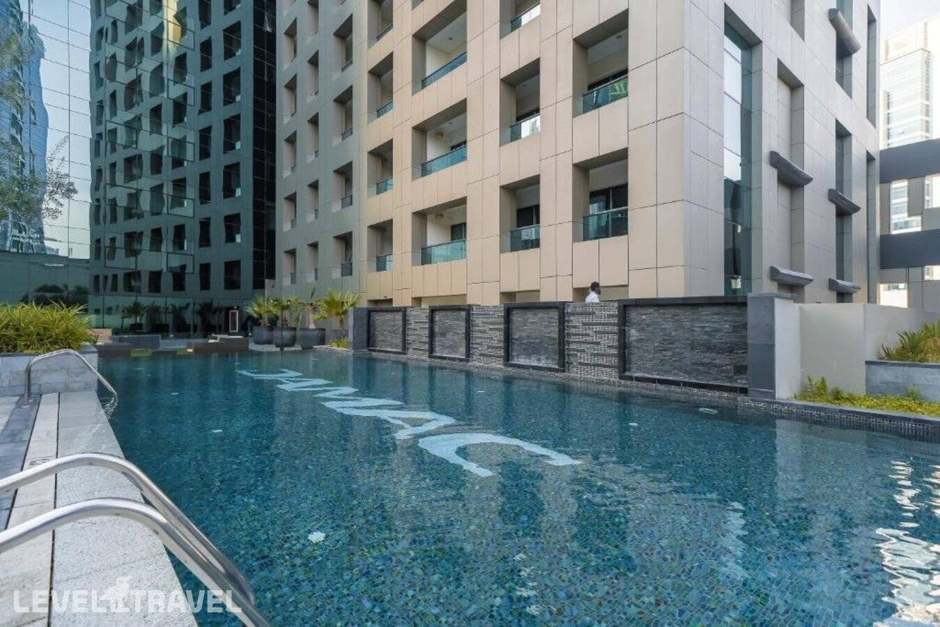 Отель Chic Studio With Balcony And Spa, Canal Views — Бизнес Бей, ОАЭ