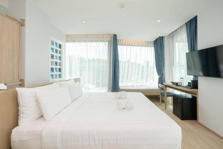 Panwaburi Beachfront Resort