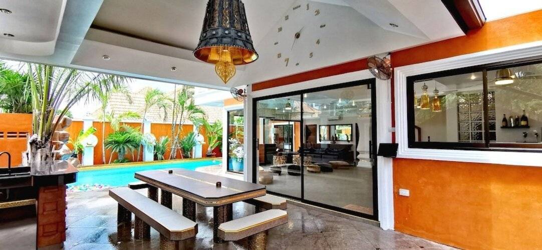 Tucheland Luxury Villa Pattaya Walking Street 7 Bedrooms Private Pool