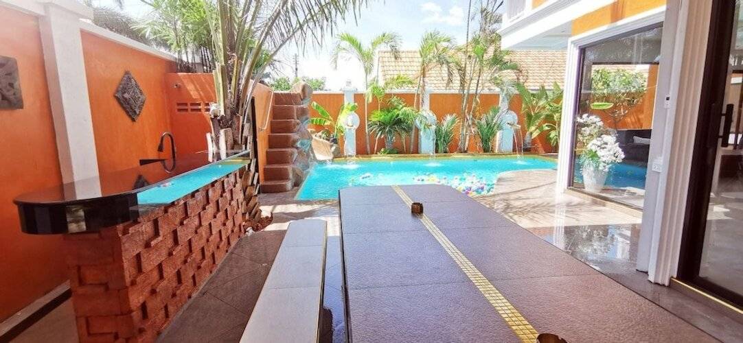 Tucheland Luxury Villa Pattaya Walking Street 7 Bedrooms Private Pool