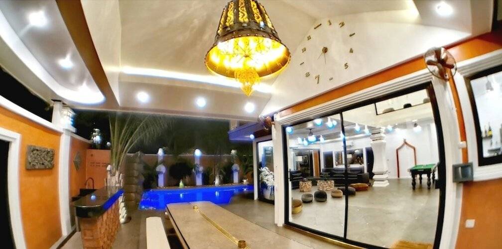 Tucheland Luxury Villa Pattaya Walking Street 7 Bedrooms Private Pool