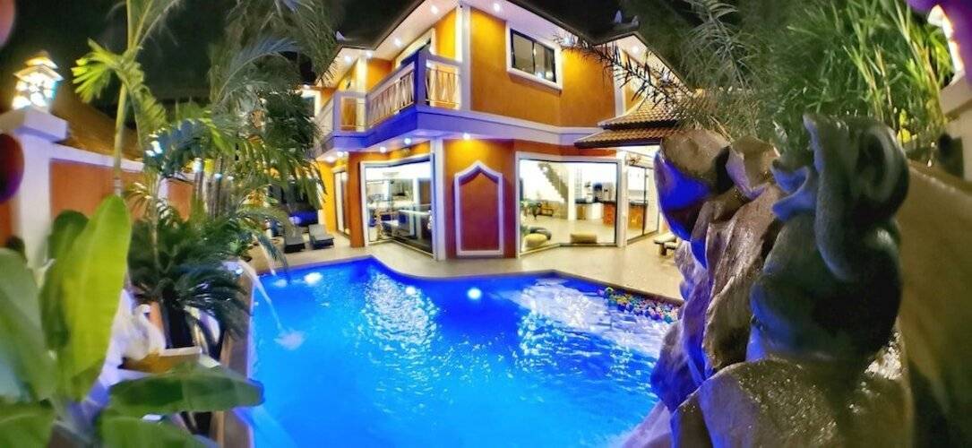Tucheland Luxury Villa Pattaya Walking Street 7 Bedrooms Private Pool