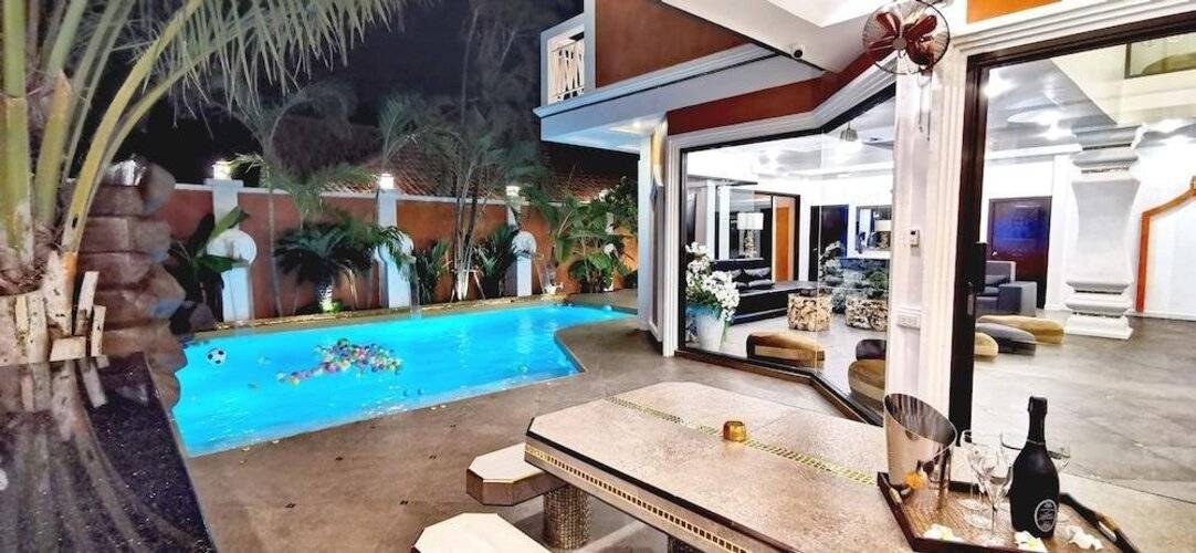 Tucheland Luxury Villa Pattaya Walking Street 7 Bedrooms Private Pool