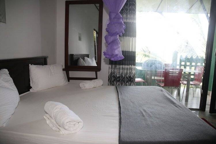 Senevi 9 Arch Homestay