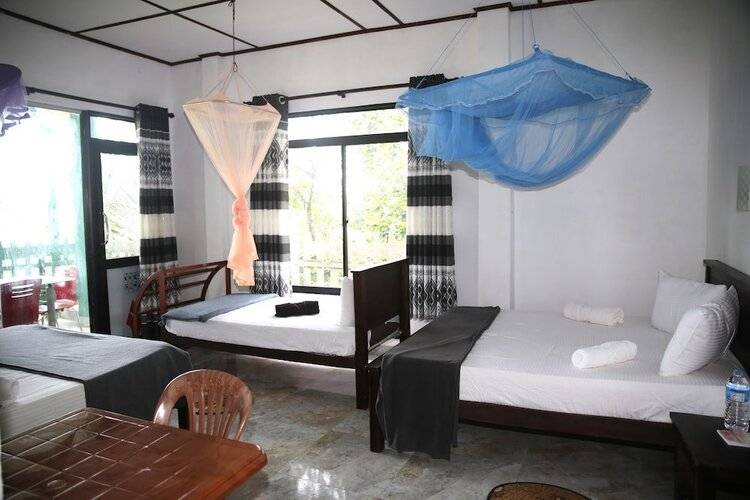 Senevi 9 Arch Homestay