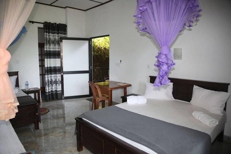 Senevi 9 Arch Homestay