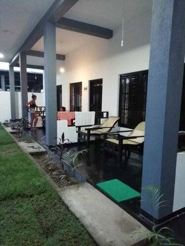 Surf & Relax Inn Arugambay