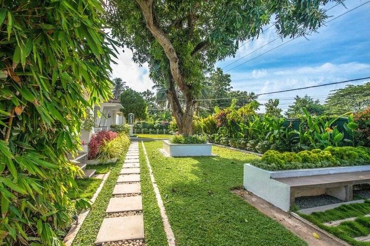 Bungalow On 53