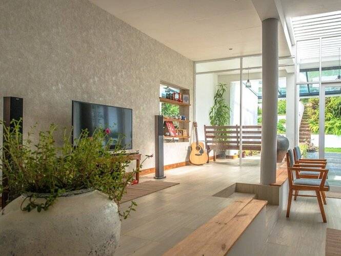 Bungalow On 53