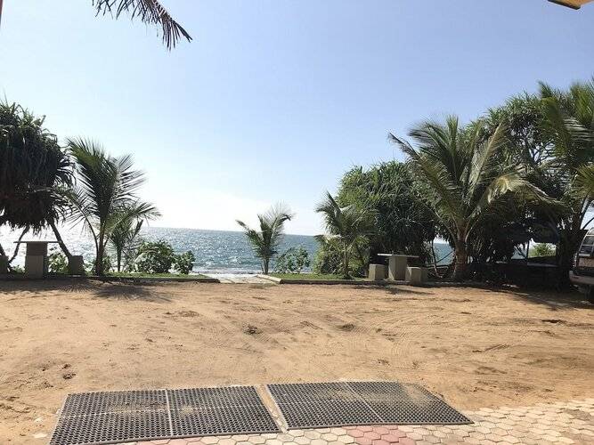 Airport Beach Villa