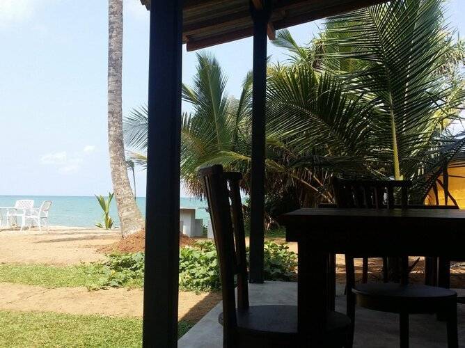 Airport Beach Villa