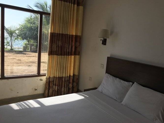 Airport Beach Villa