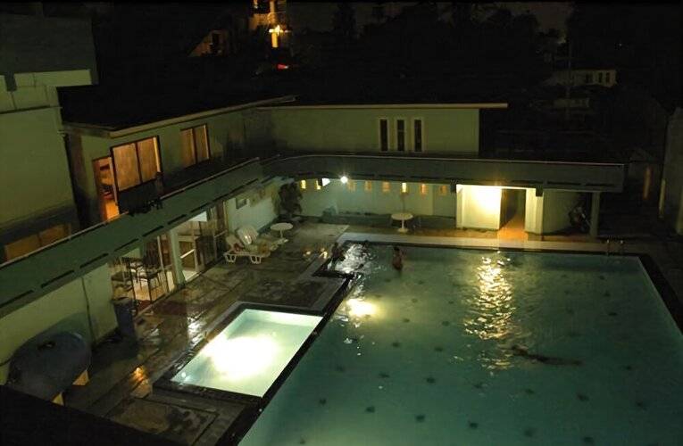 Aubrona Hotel