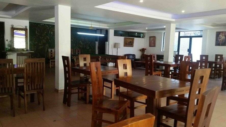 Aubrona Hotel