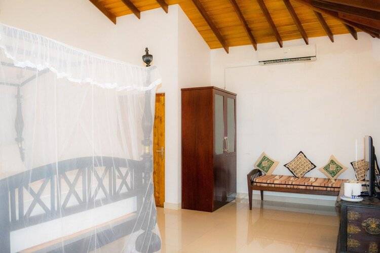 Villa White Queen