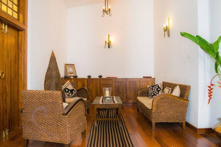 Villa White Queen