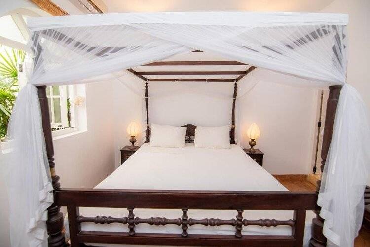 Mango House