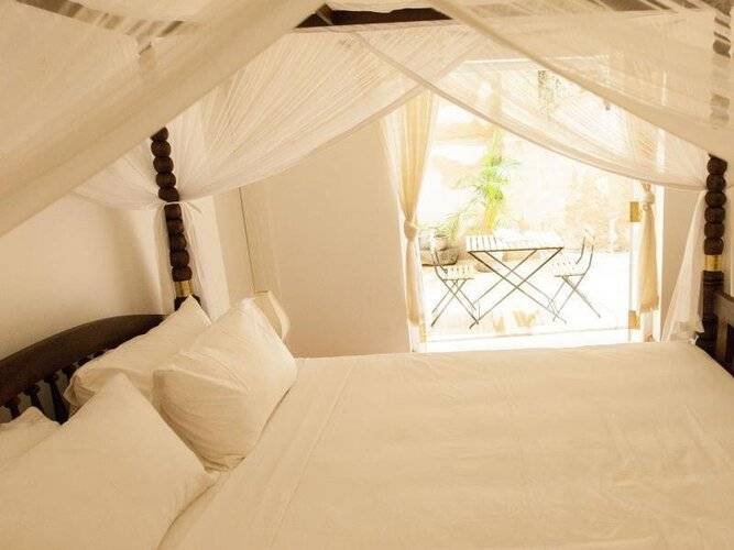Mango House