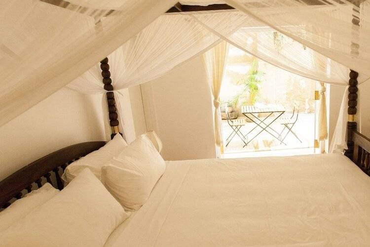 Mango House