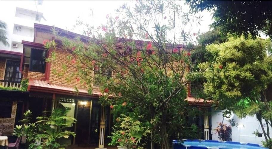 Colombo Lavinia Beach Hostel