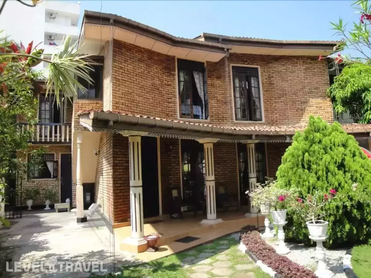 Colombo Lavinia Beach Hostel