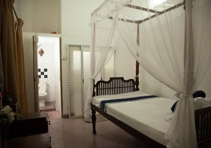 Colombo Lavinia Beach Hostel