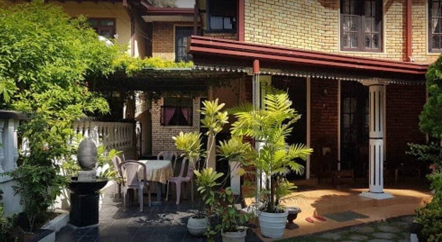 Colombo Lavinia Beach Hostel