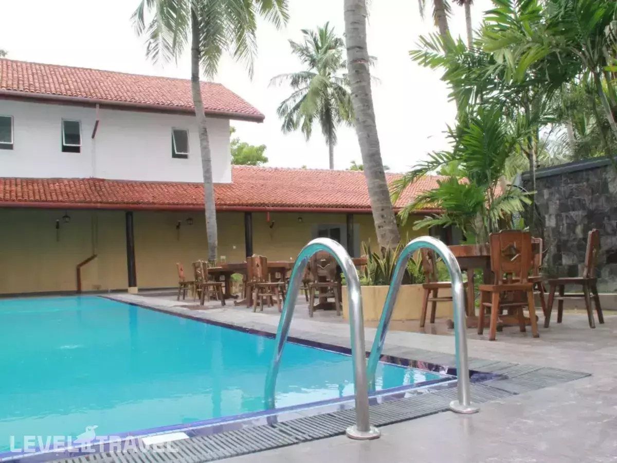 Earl’S Red Passikudah