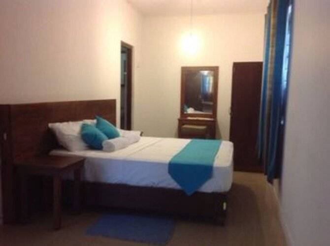 Tree Breeze Inn