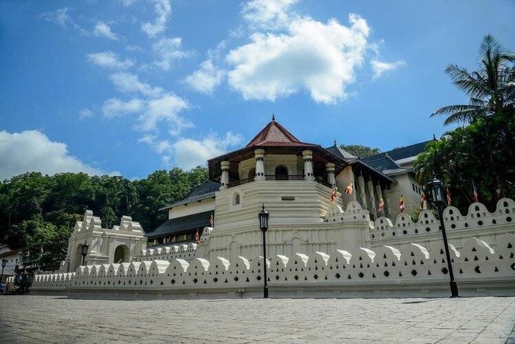 Majestic Tourist Hotel