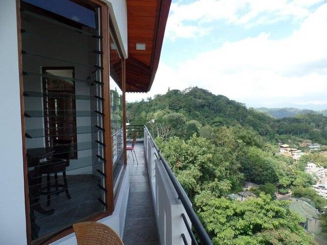 Kandyan Bluestar Villa