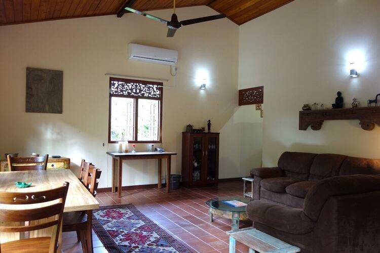 Manel Guesthouse