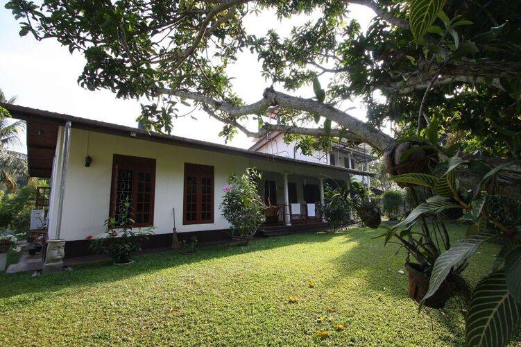 Manel Guesthouse