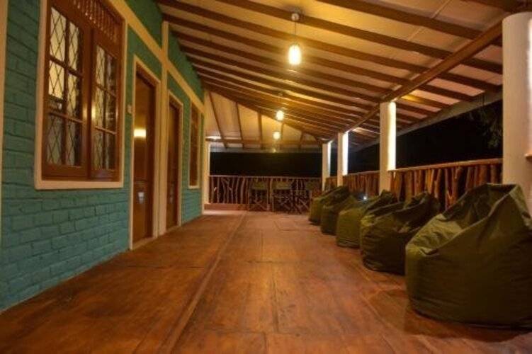 Funky Leopard Safari Lodge Bordering Yala National Park
