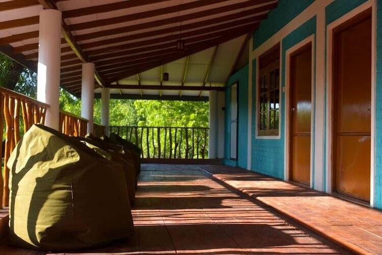 Funky Leopard Safari Lodge Bordering Yala National Park