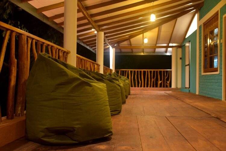 Funky Leopard Safari Lodge Bordering Yala National Park