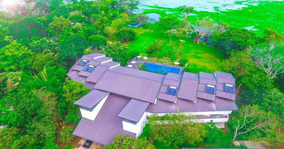 Grand Tamarind Lake