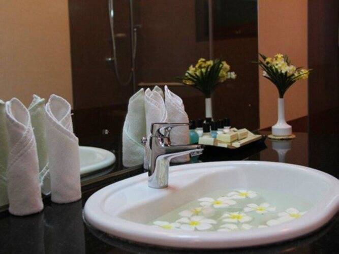 Lavendish Okrin Hotel