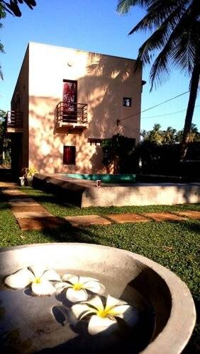 Sri Beach Bungalows And Villa