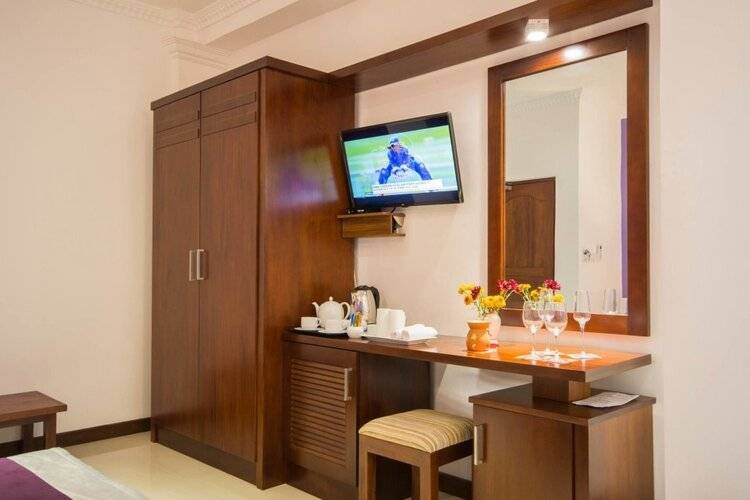 Ceyloni City Hotel
