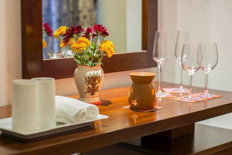 Ceyloni City Hotel