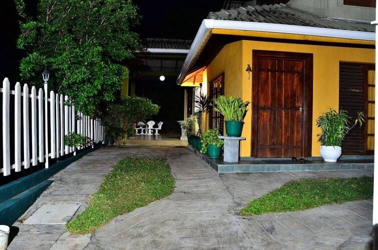Deer Point Hotel Kandy
