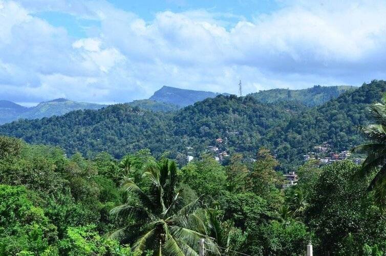 Deer Point Hotel Kandy