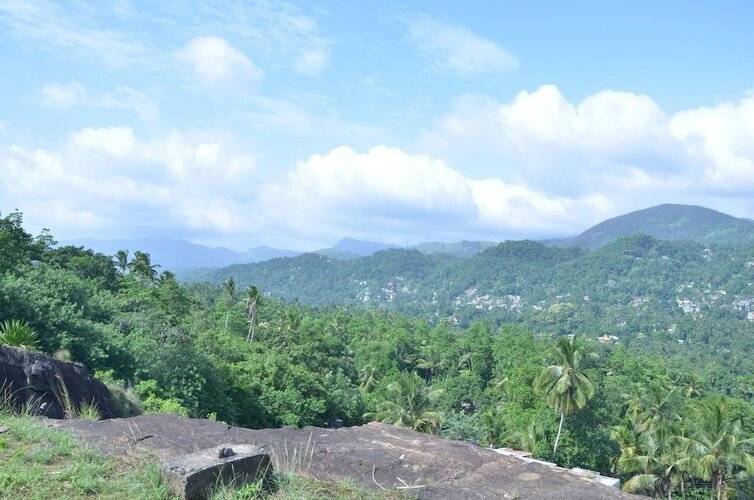 Deer Point Hotel Kandy