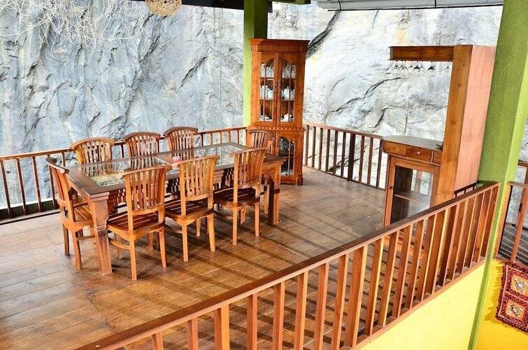 Deer Point Hotel Kandy