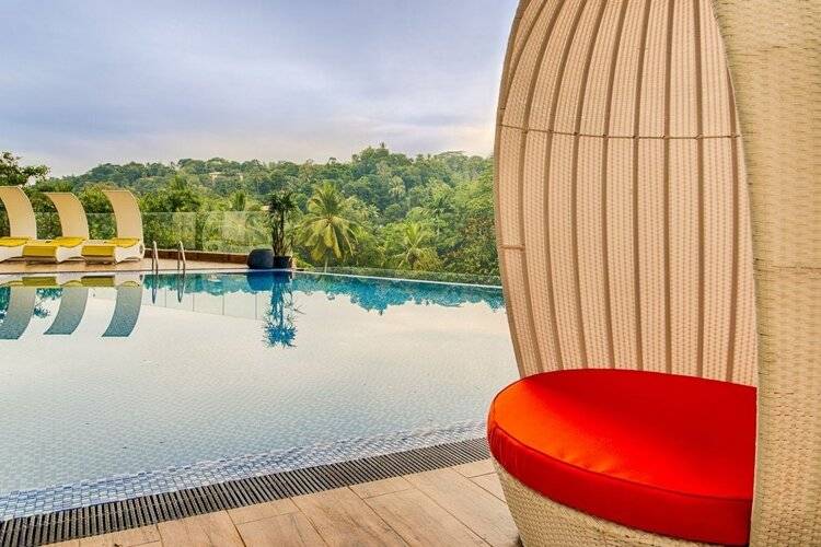 The Golden Crown Hotel