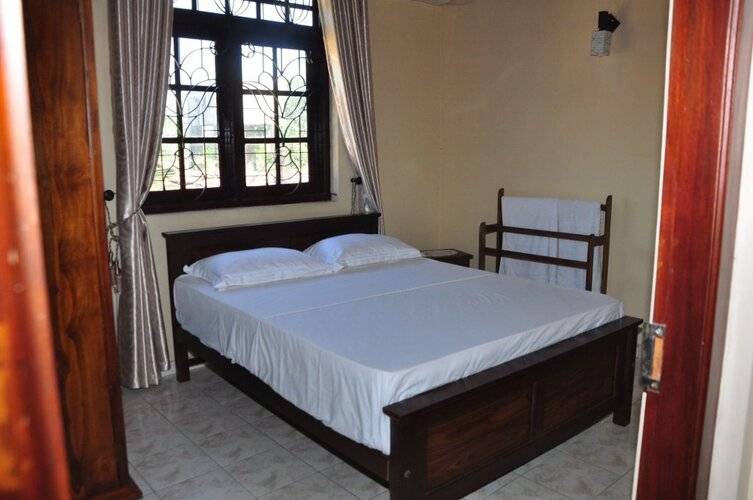 Sugandi Inn