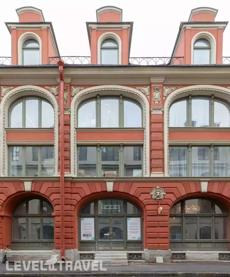 Izzzi На Банковском