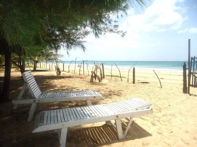 White Sand Beach Inn